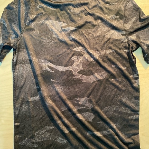 All in Motion Athletic Tee Large (12/14) (GL) - Picture 10 of 11